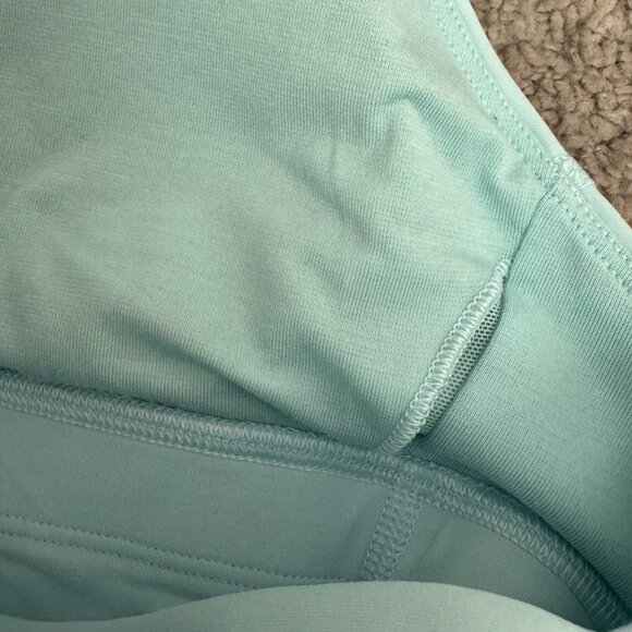 Lululemon Energy Sports Bra Size 6 Light Blue Cross Strap - Picture 3 of 7